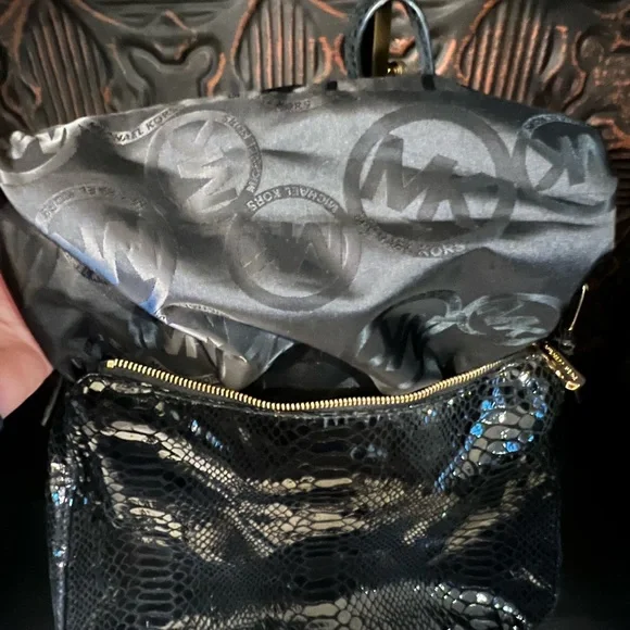 Michael Kors Black Snakeskin Embossed Shoulder Bag NWOT - Picture 12 of 15